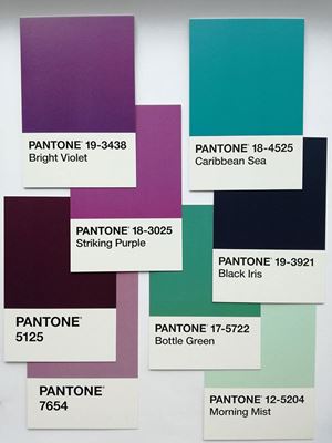 PANTONE - 100 Postkarten