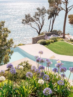 Living in Style Seaside Houses