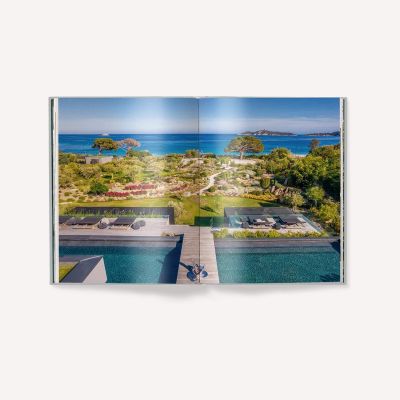 Living in Style Seaside Houses